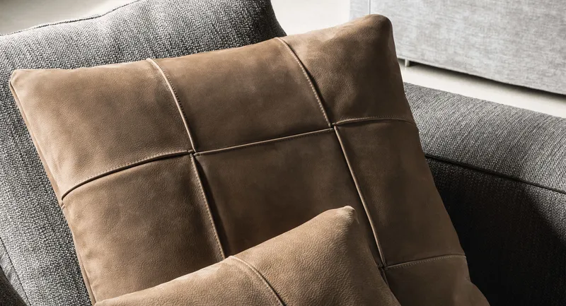 Minotti Cross